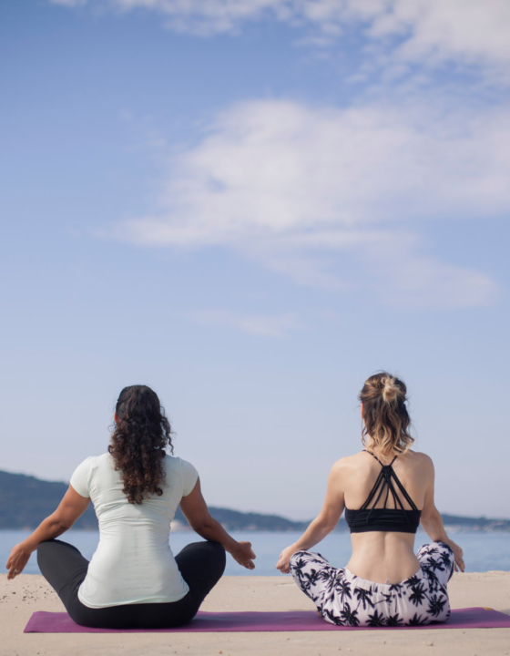 J’ai testé un cours de yoga sur la plage à Toulon